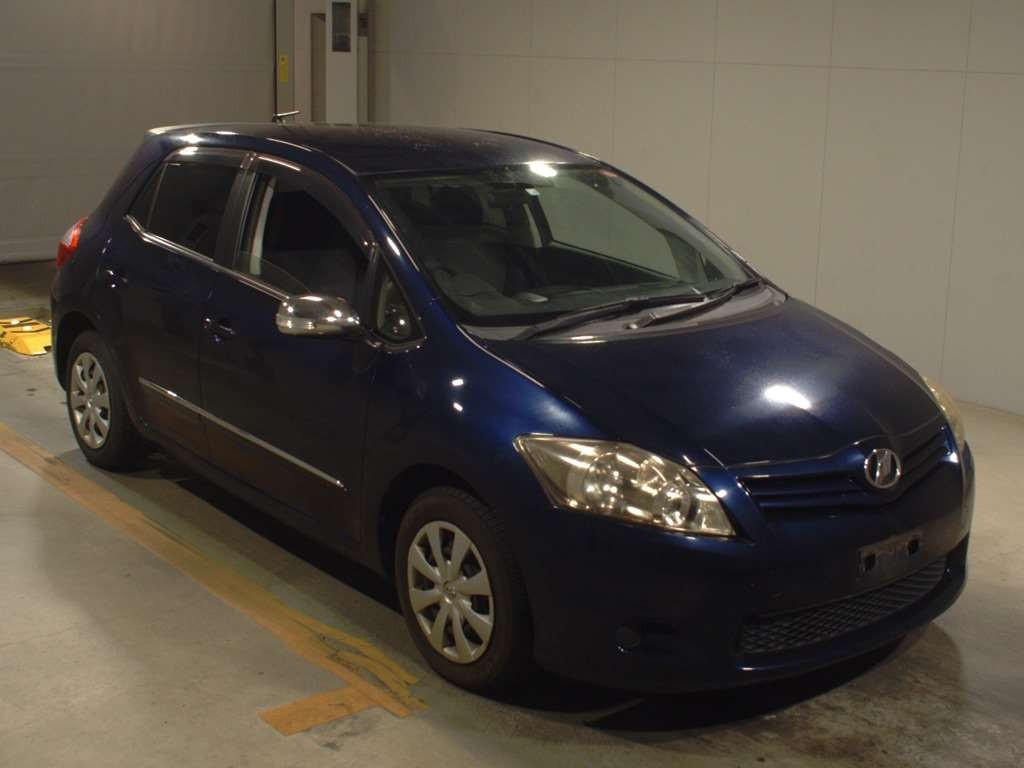 2012 Toyota Auris NZE151H[2]