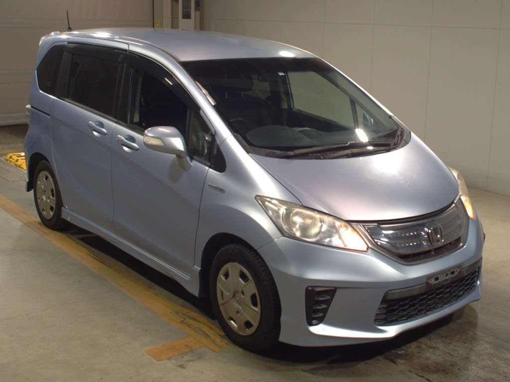 2014 Honda Freed hybrid GP3[2]