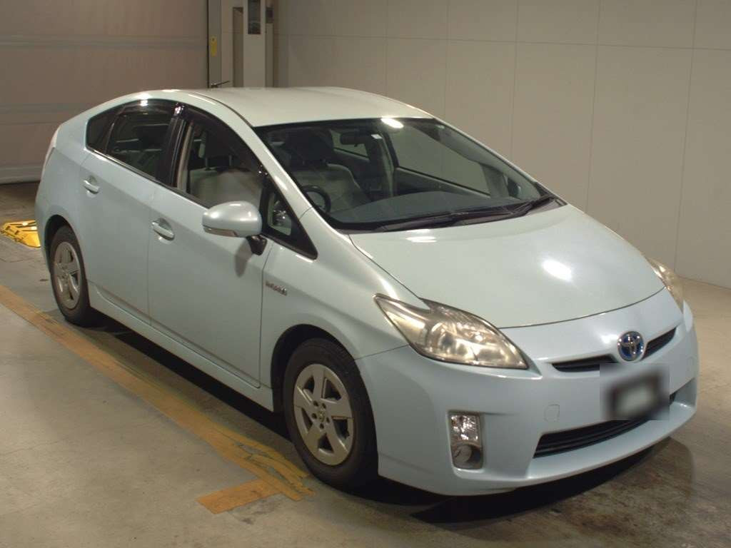 2011 Toyota Prius ZVW30[2]