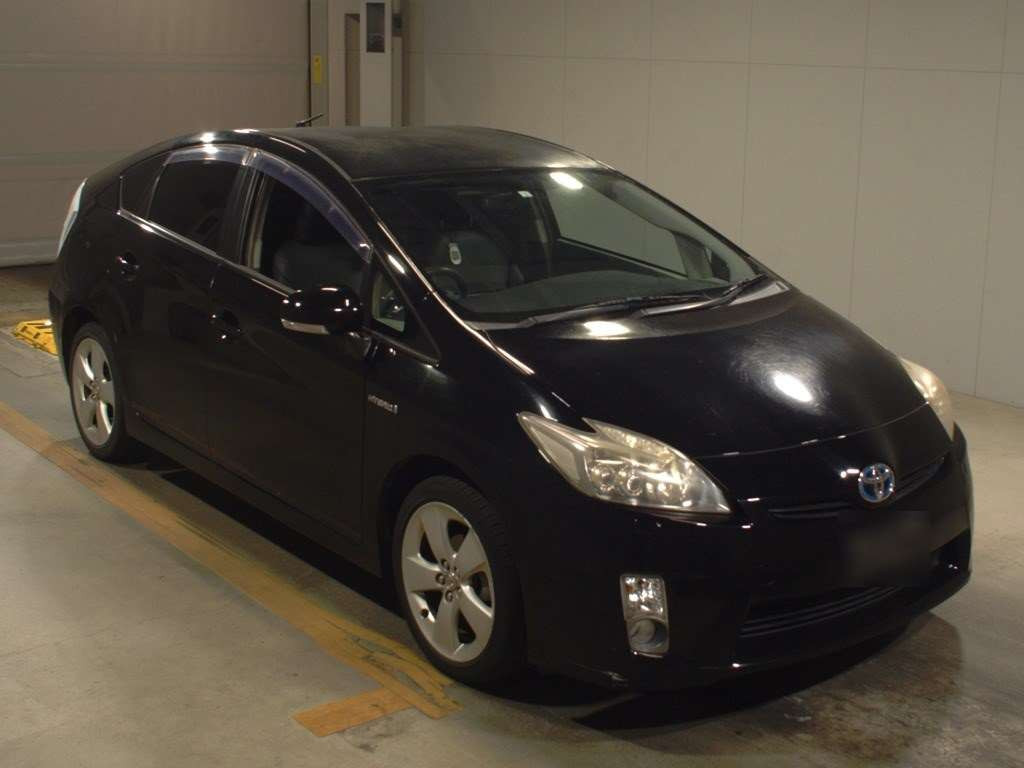 2011 Toyota Prius ZVW30[2]