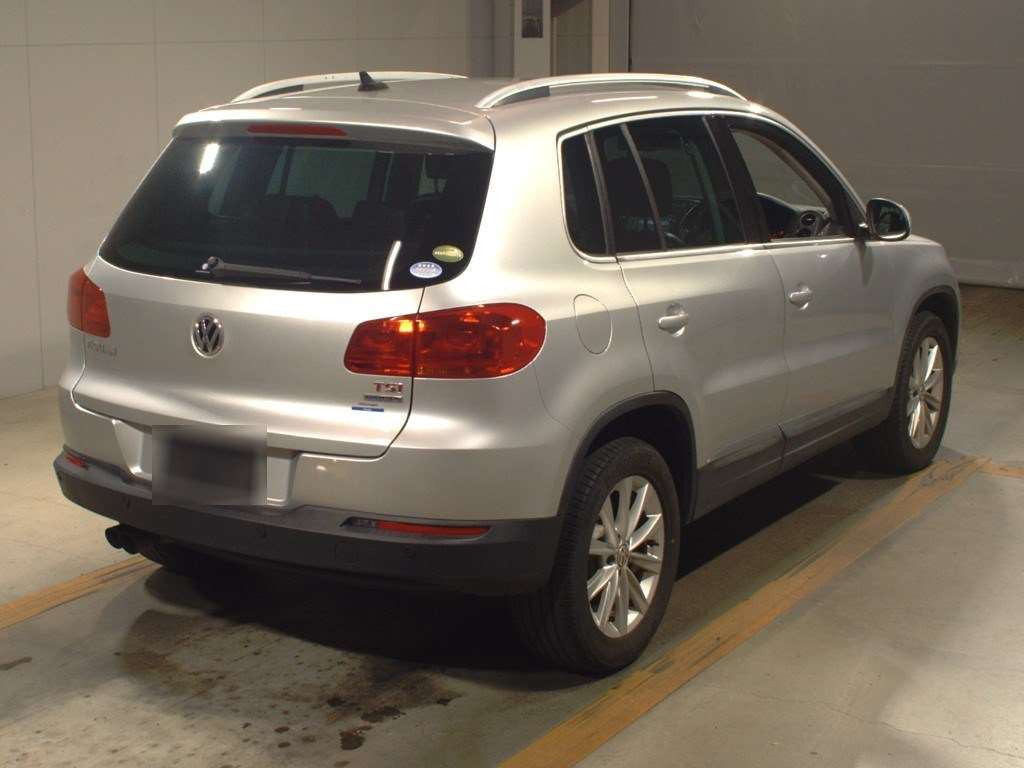 2013 Volkswagen Tiguan 5NCTH[1]