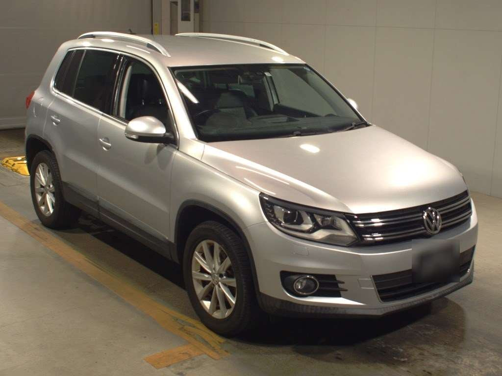 2013 Volkswagen Tiguan 5NCTH[2]