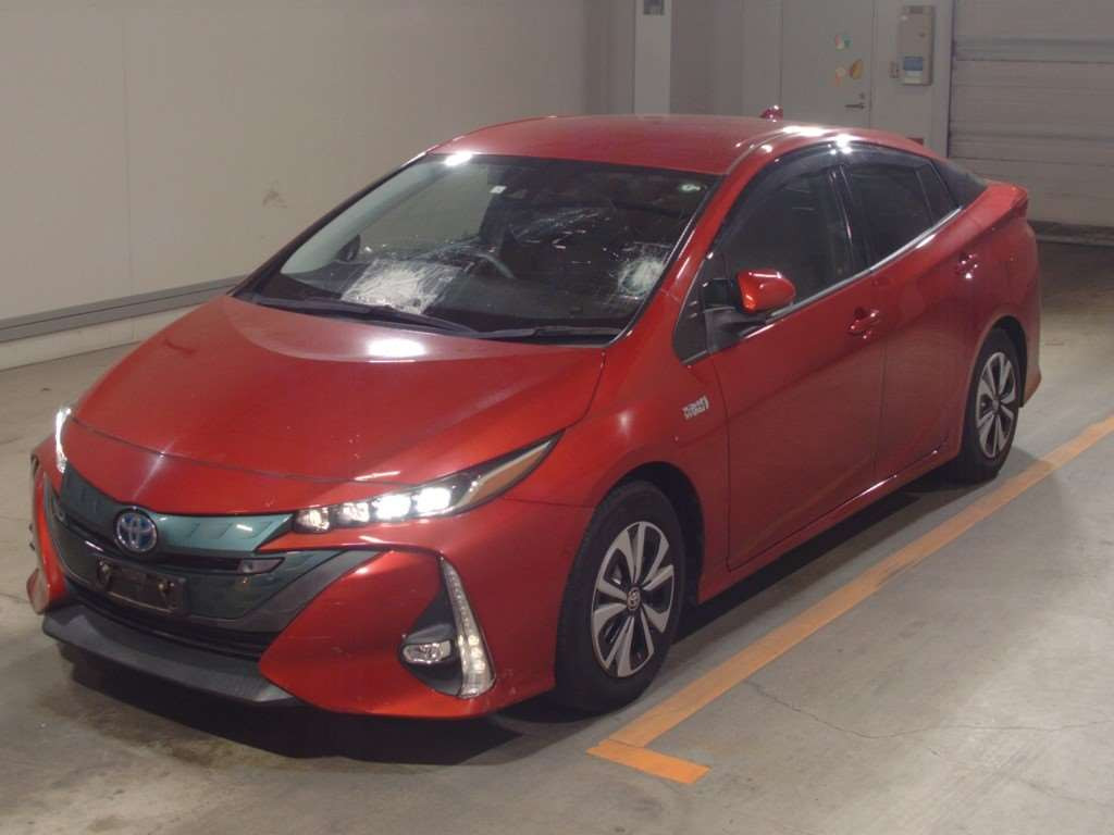 2018 Toyota Prius PHV ZVW52[0]