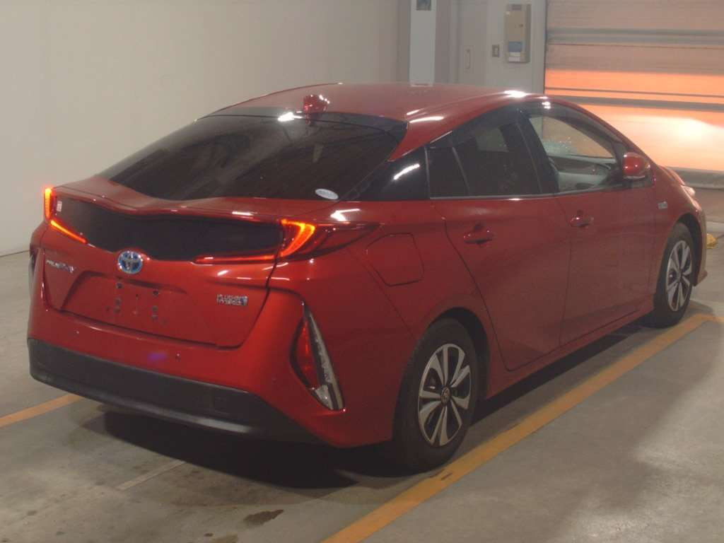 2018 Toyota Prius PHV ZVW52[1]