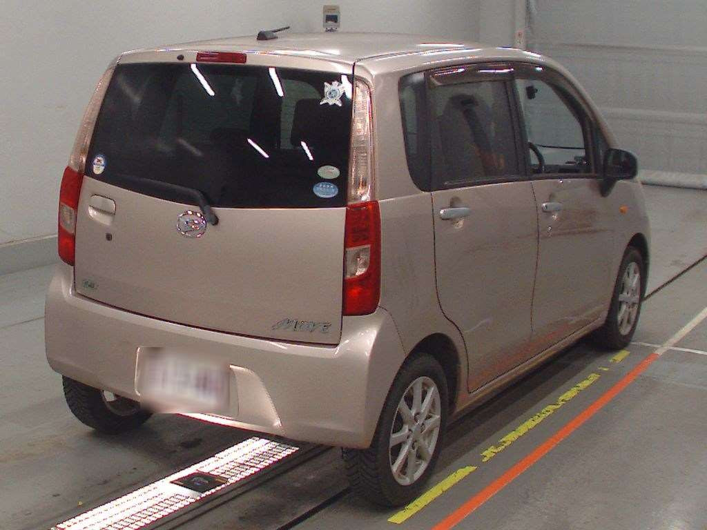 2011 Daihatsu Move LA100S[1]