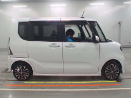 2020 Daihatsu Tanto Custom