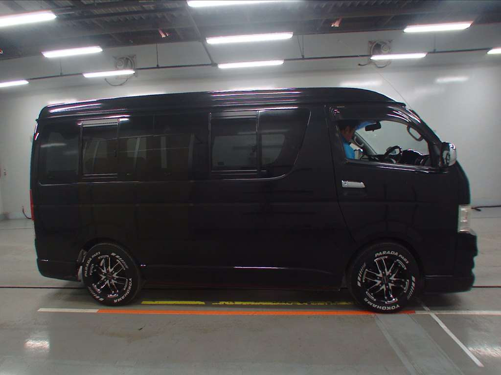 2012 Toyota Hiace Wagon TRH214W[2]