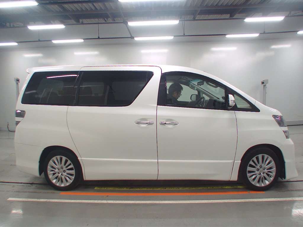 2012 Toyota Vellfire ANH20W[2]