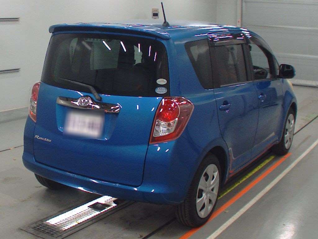 2010 Toyota Ractis NCP100[1]