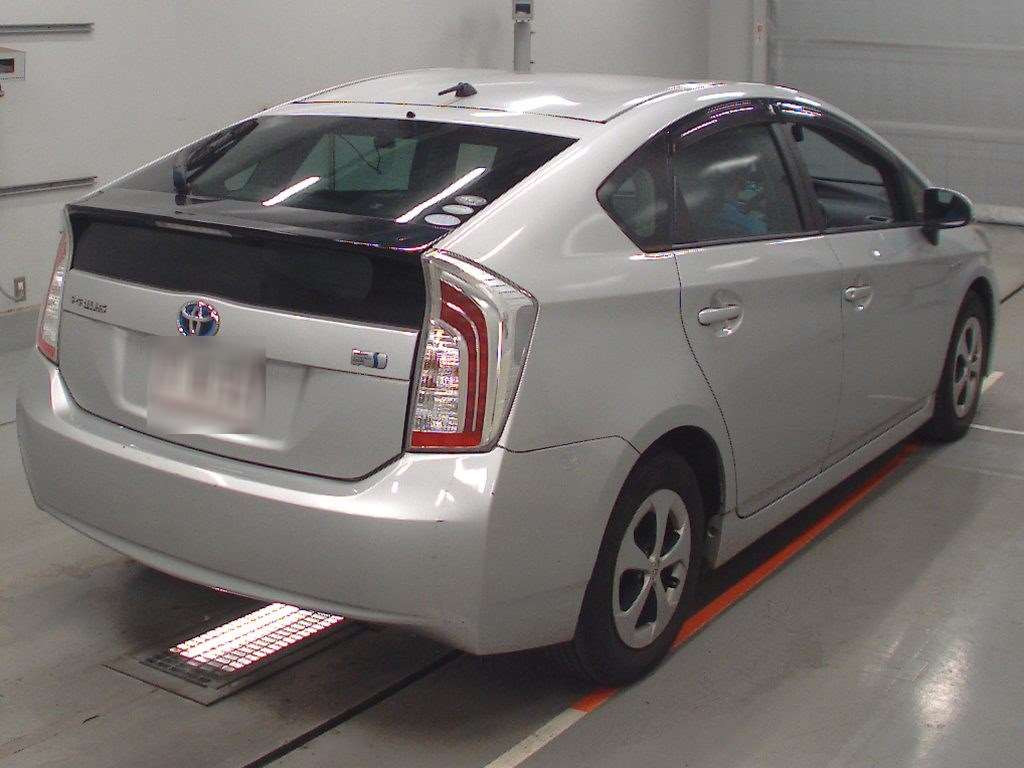 2015 Toyota Prius ZVW30[1]