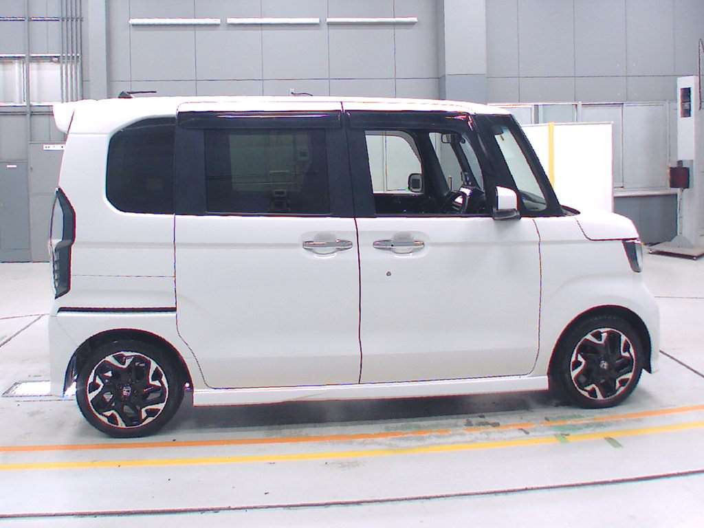 2019 Honda N-BOX CUSTOM JF3[2]