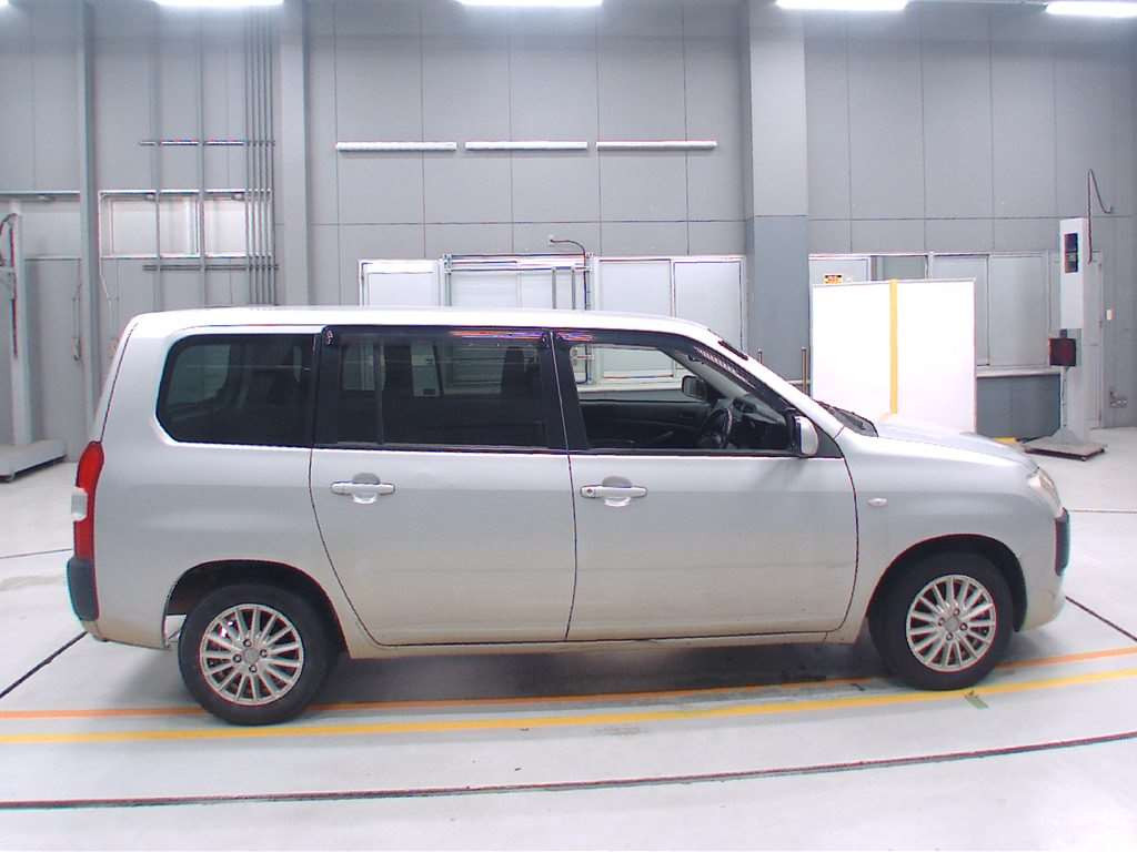 2015 Toyota Succeed NCP160V[2]