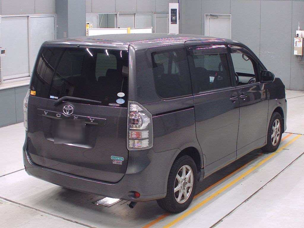 2010 Toyota Voxy ZRR70G[1]