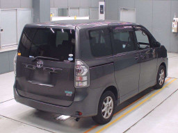 2010 Toyota Voxy