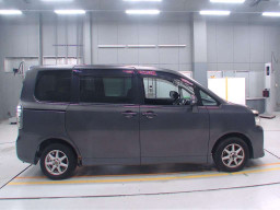 2010 Toyota Voxy