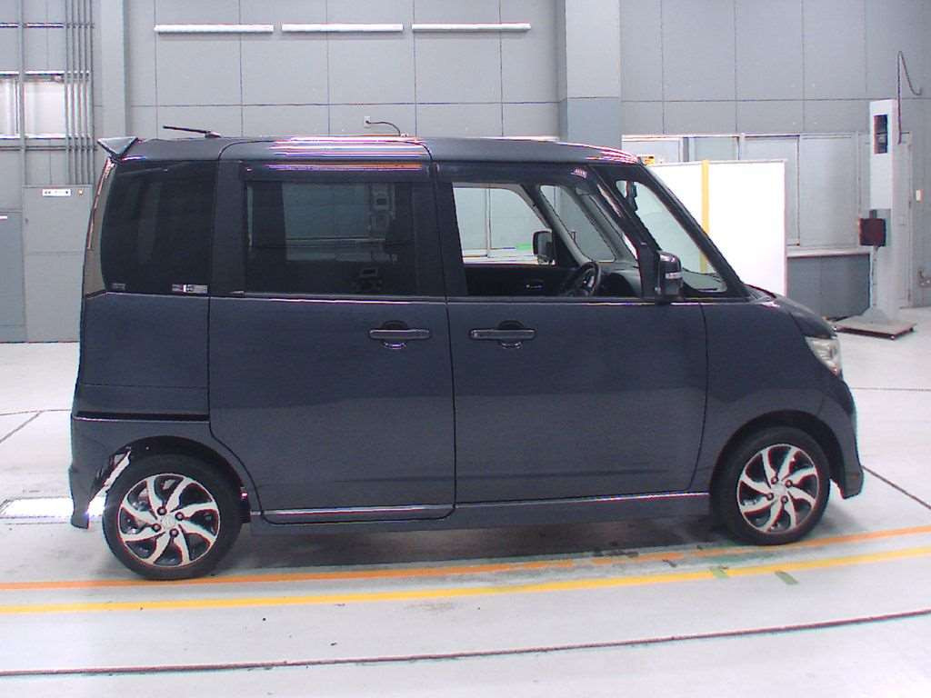 2010 Suzuki Palette SW MK21S[2]