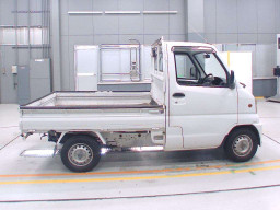 2000 Mitsubishi Minicab Truck