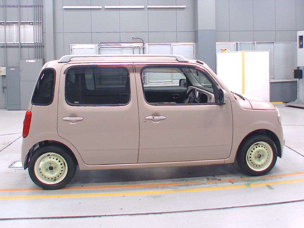 2011 Daihatsu Mira Cocoa L675S[2]