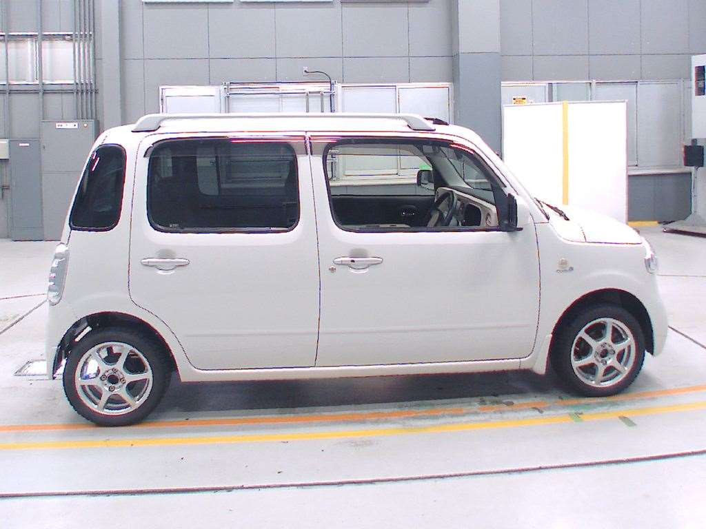 2016 Daihatsu Mira Cocoa L675S[2]