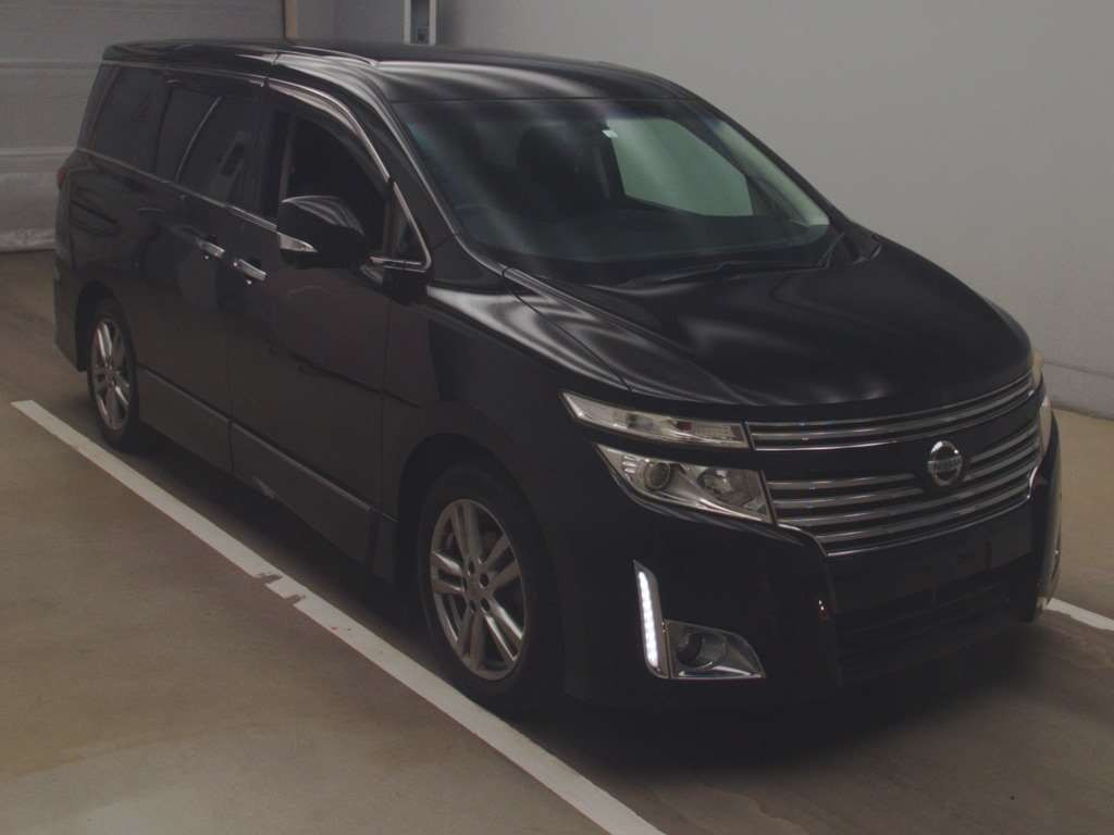 2011 Nissan Elgrand TE52[2]