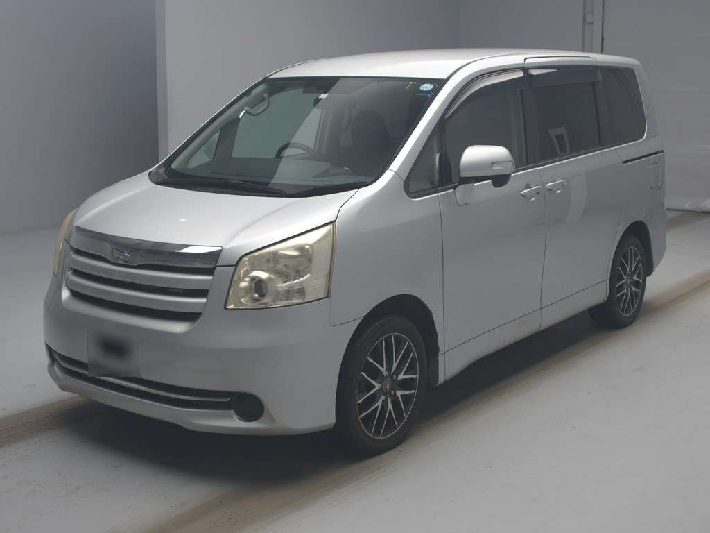 2007 Toyota Noah ZRR70G[0]