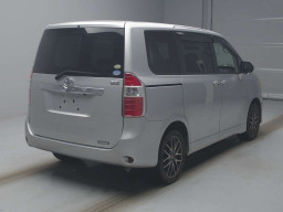 2007 Toyota Noah