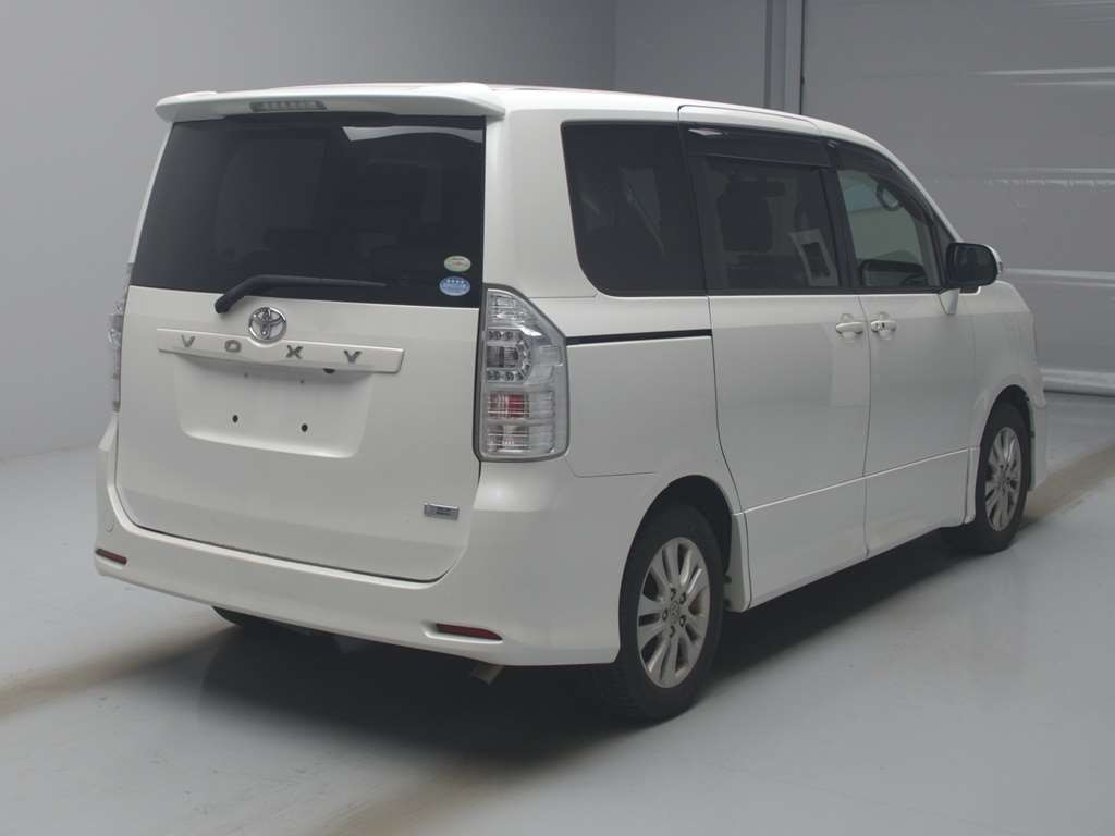 2010 Toyota Voxy ZRR70W[1]