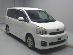 2010 Toyota Voxy