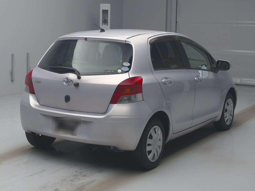 2010 Toyota Vitz SCP90[1]