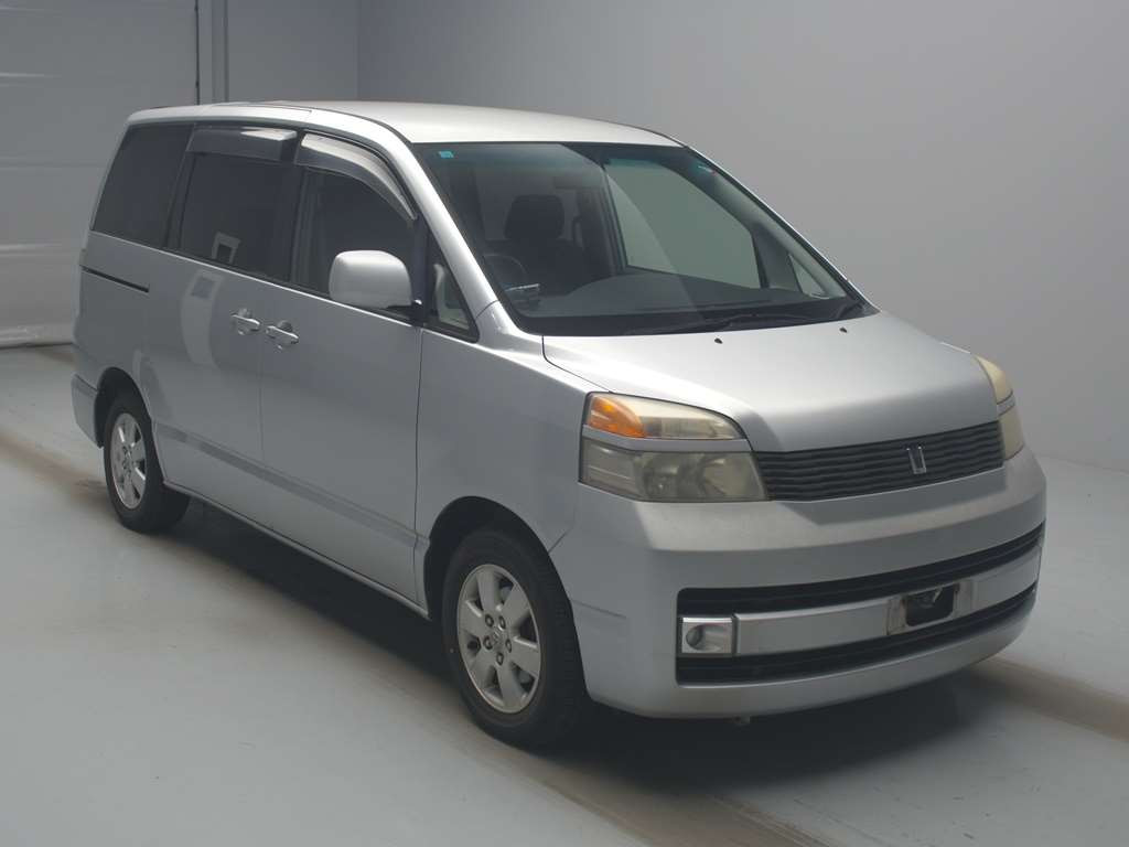 2002 Toyota Voxy AZR60G[2]