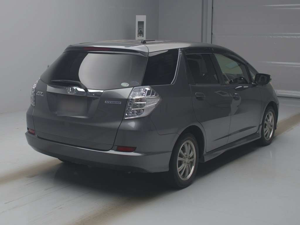 2012 Honda Fit Shuttle Hybrid GP2[1]