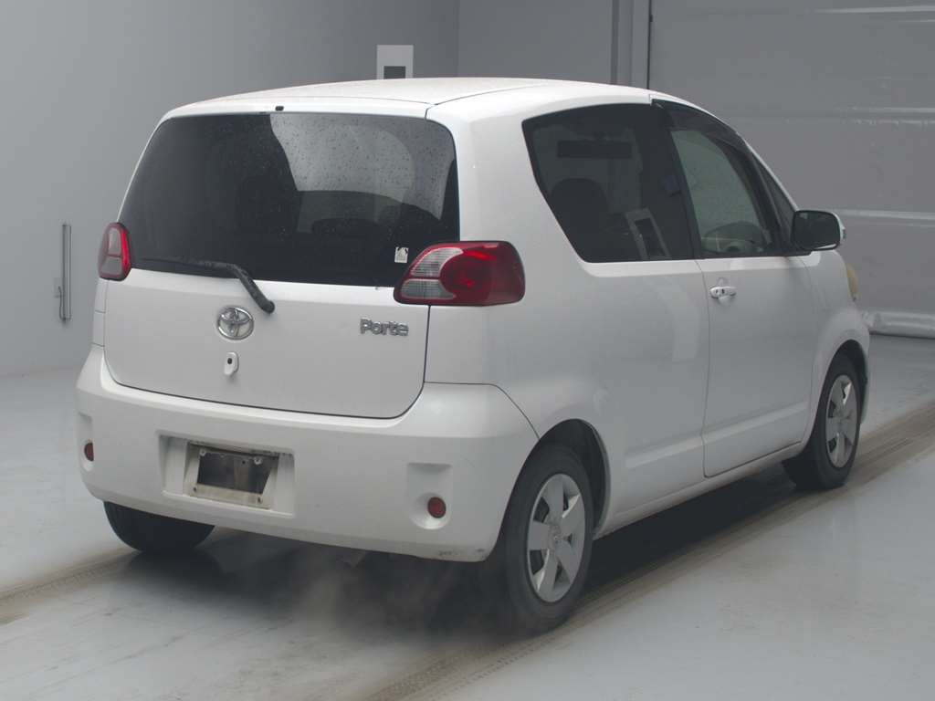 2010 Toyota Porte NNP10[1]