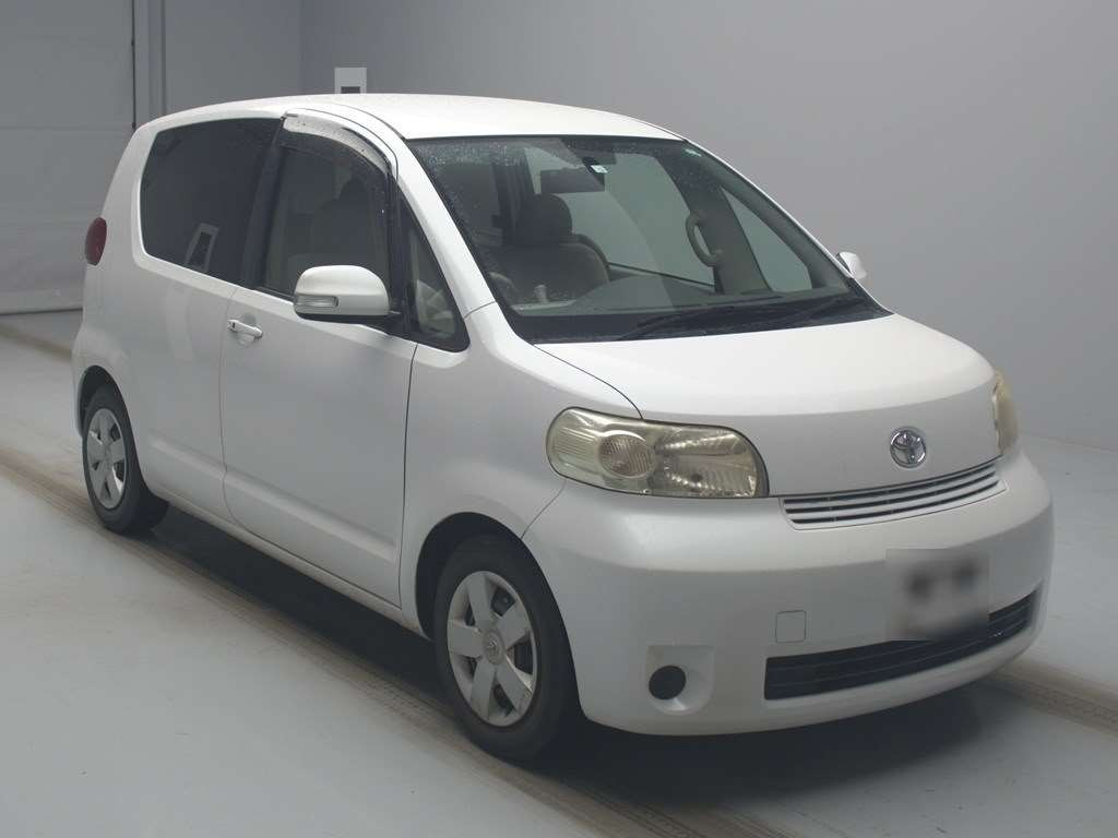 2010 Toyota Porte NNP10[2]