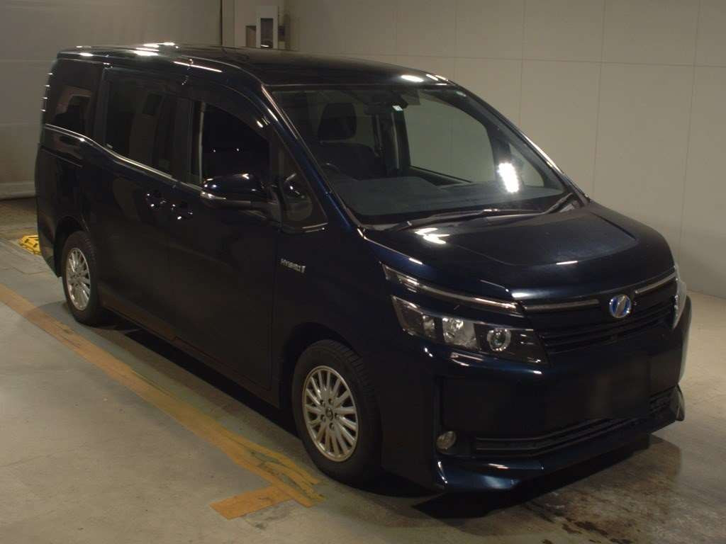 2014 Toyota Voxy ZWR80G[2]