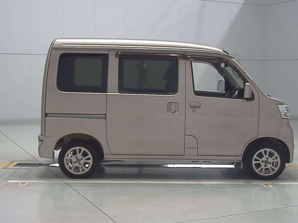 2018 Daihatsu Hijet Cargo S331V[2]