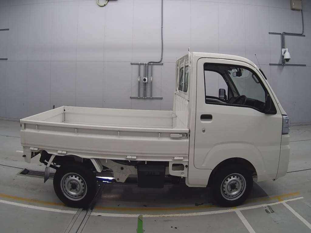 2016 Daihatsu Hijet Truck S500P[2]