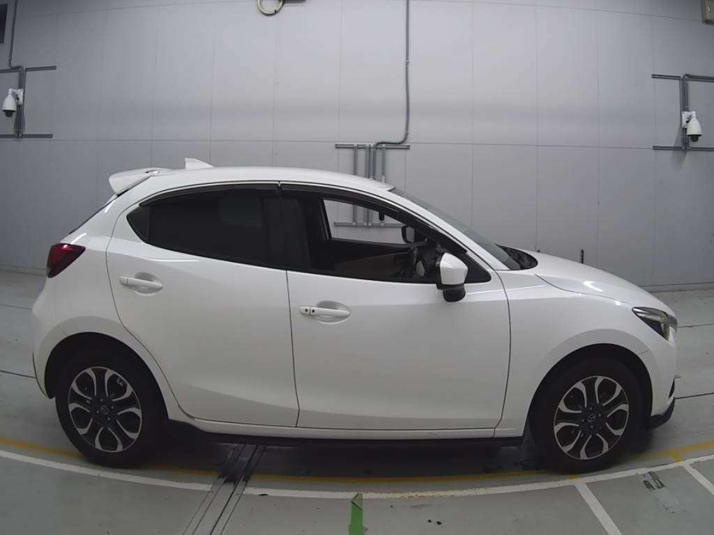 2015 Mazda Demio DJ5AS[2]