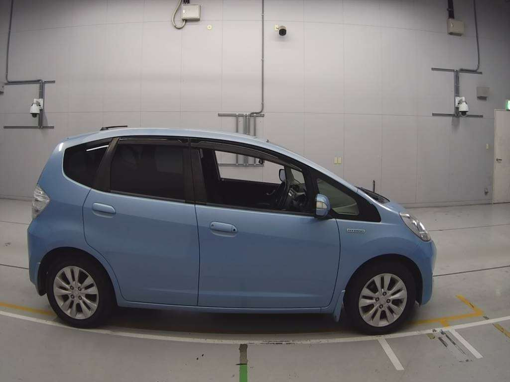 2012 Honda Fit Hybrid GP1[2]