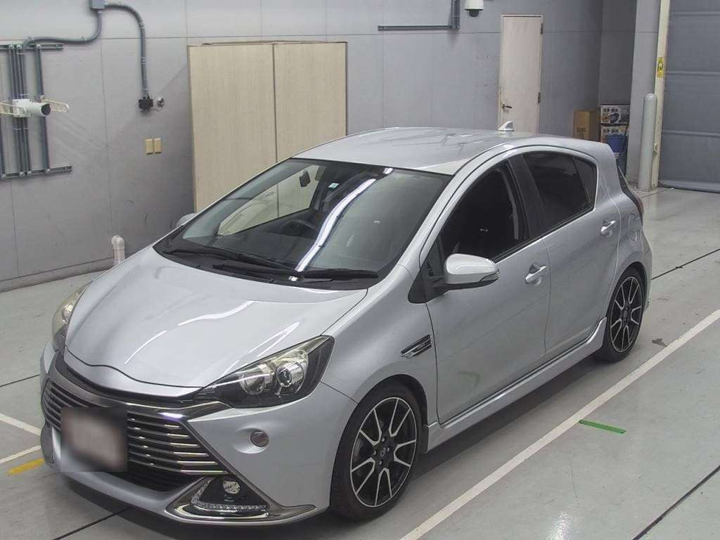 2015 Toyota Aqua NHP10[0]