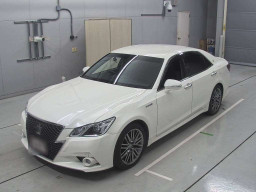 2014 Toyota Crown Hybrid