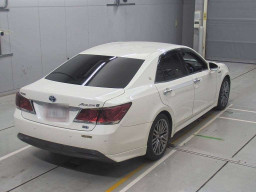 2014 Toyota Crown Hybrid