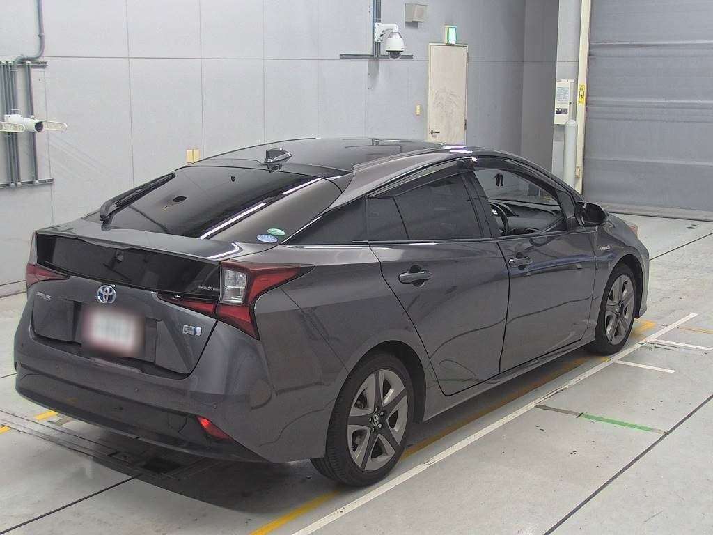 2019 Toyota Prius ZVW51[1]