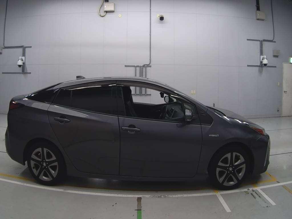 2019 Toyota Prius ZVW51[2]