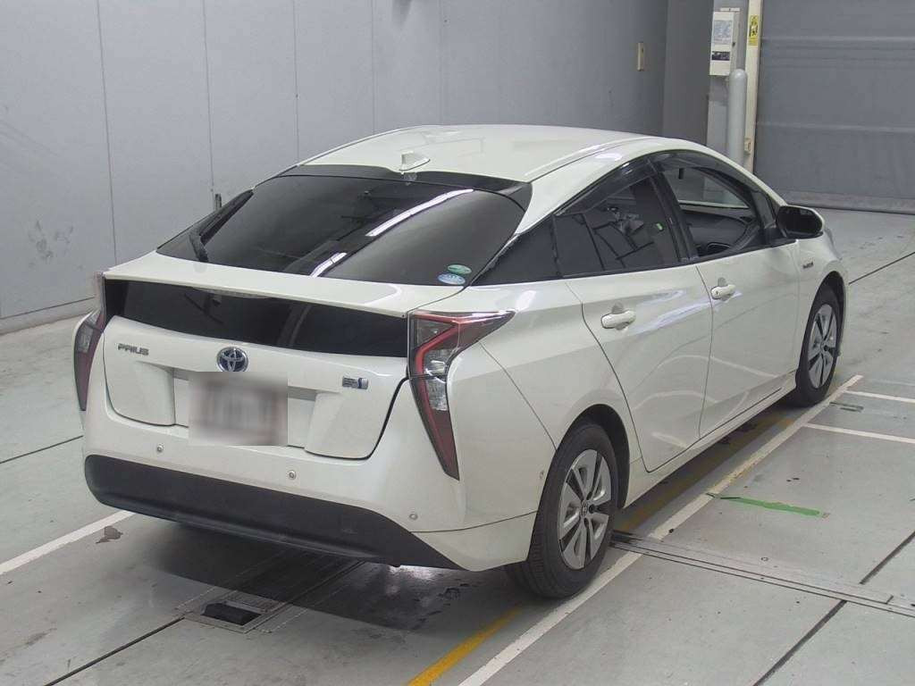 2018 Toyota Prius ZVW51[1]