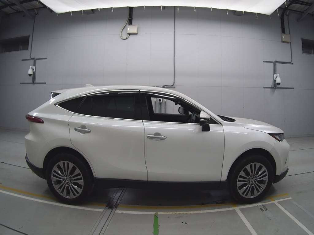 2022 Toyota Harrier Hybrid AXUH80[2]