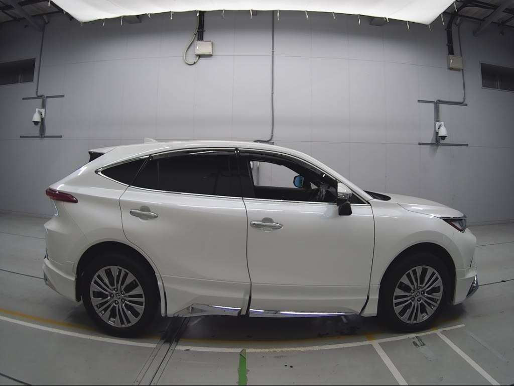 2021 Toyota Harrier Hybrid AXUH80[2]