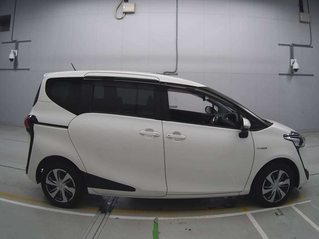 2020 Toyota Sienta NHP170G[2]