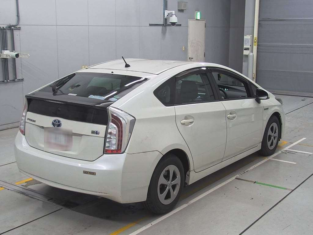 2015 Toyota Prius ZVW30[1]