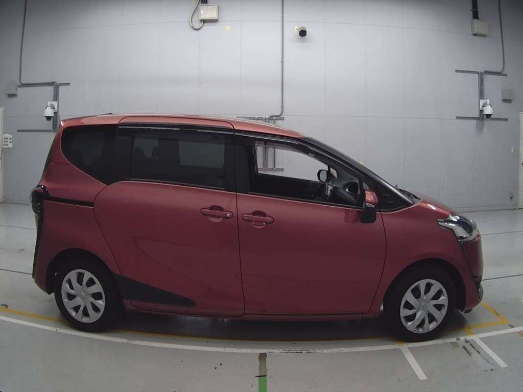 2016 Toyota Sienta NSP170G[2]