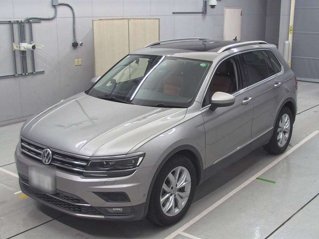 2017 Volkswagen Tiguan 5NCZE[0]